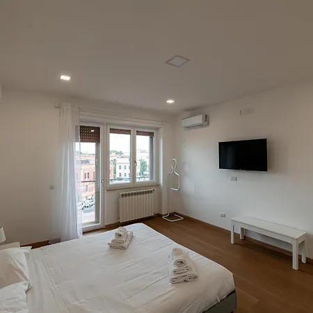 Piazza Lodi - * Roma